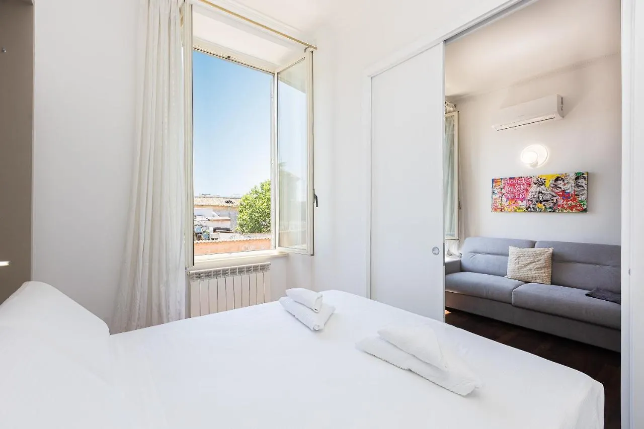 Corso View By Rental In Rome 0*,