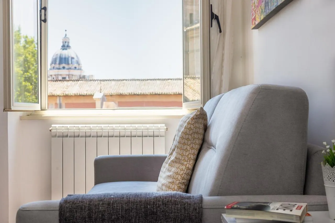 Corso View By Rental In Rome Apartment